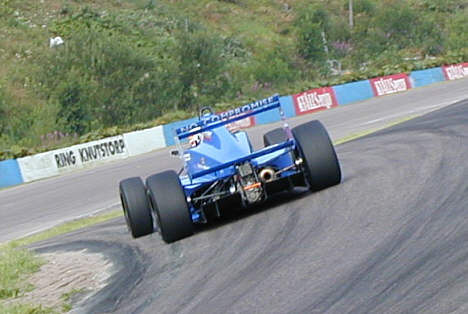 Dette var hvad konkurrenterne så til Philip Andersen de to første sæsoner Formel Renault klassen kørte her i skandinavien!<BR>Racing Denmark og Philip Andersen vandt mesterskaberne i både 2001 og 2002.